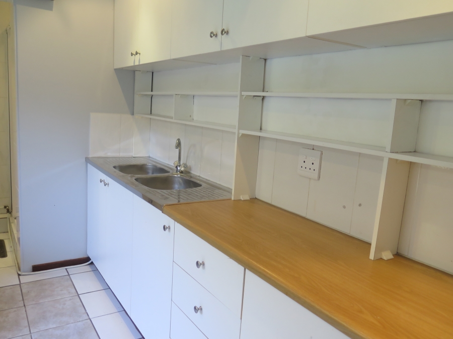 To Let 1 Bedroom Property for Rent in Mowbray Western Cape